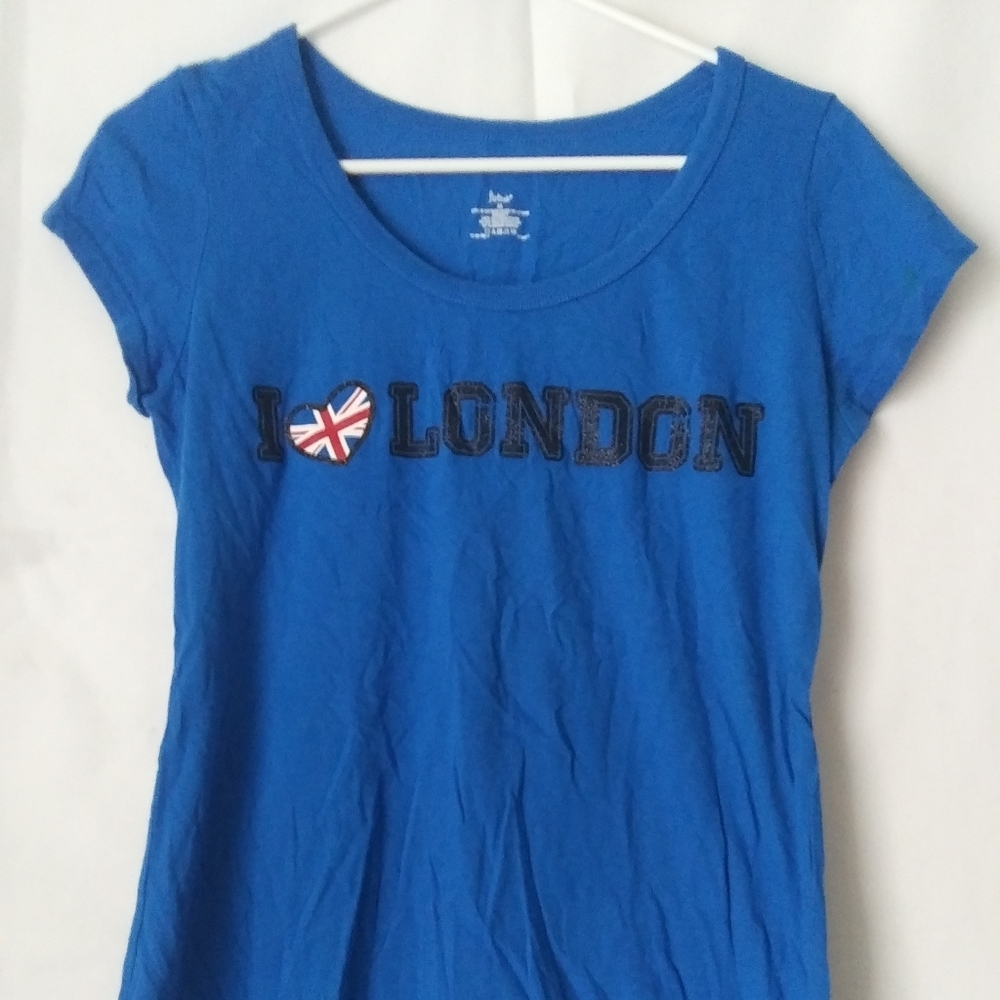 Junior's "I ❤ London" t-shirt